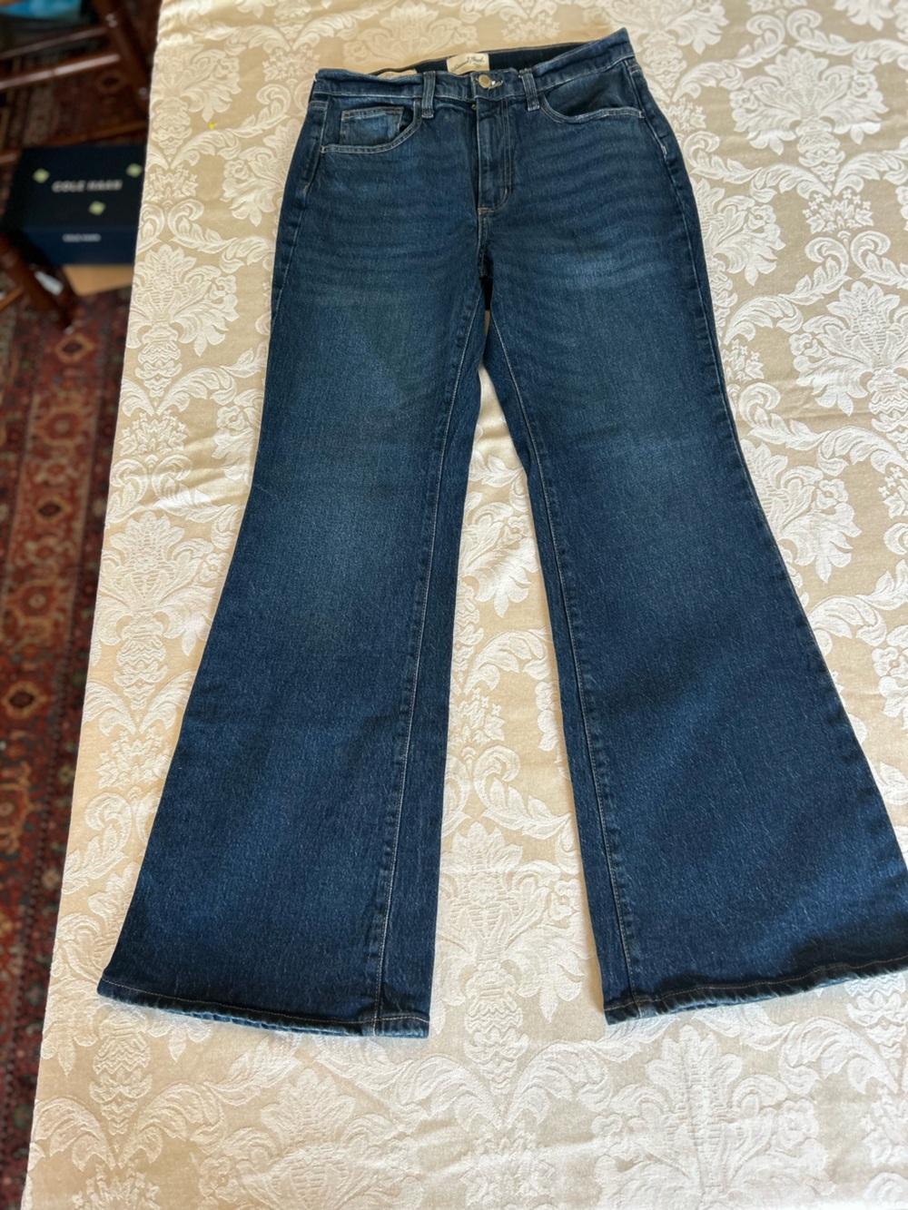 Universal Thread High Rise Flare Leg Dark Wash Size 8 EUC